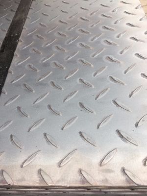 Q235 Ms ডায়মন্ড স্টীল শীট হালকা কার্বন স্টীল শীট কাঠামোগত স্টীল Ms চক্রযুক্ত স্টীল শীট